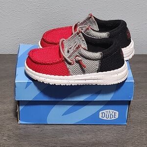 HEY DUDE Wally Tri Varsity Mesh Kids Size 7 Red Grey Casual Shoes Sporty Preppy